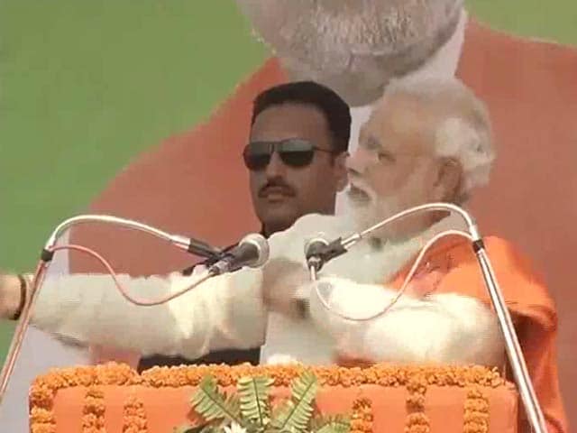 Video : Narendra Modi mimics 'Shehzada' Rahul Gandhi at Chhattisgarh rally