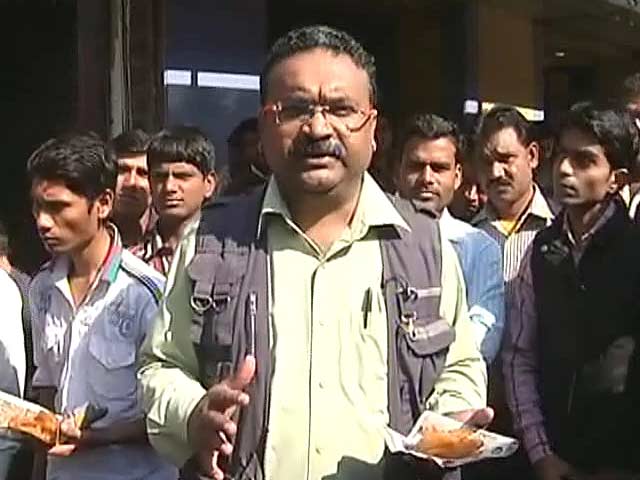 इलेक्शन एक्सप्रेस : गीत-संगीत के बीच चुनावी जंग इलेक्शन एक्सप्रेस : गीत-संगीत के बीच चुनावी जंग