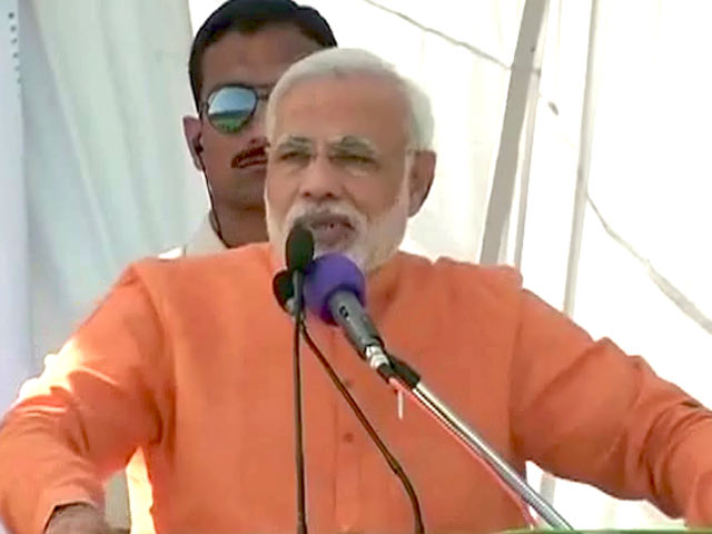 मोदी ने शिवराज के विकास कार्यों को जमकर सराहा मोदी ने शिवराज के विकास कार्यों को जमकर सराहा