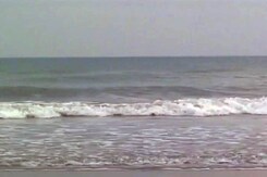 चक्रवाती तूफान 'लहर' कमजोर पड़ा चक्रवाती तूफान 'लहर' कमजोर पड़ा