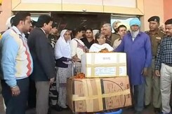 Sarabjit Singh's kin get his belongings, minus his diary Sarabjit Singh's kin get his belongings, minus his diary