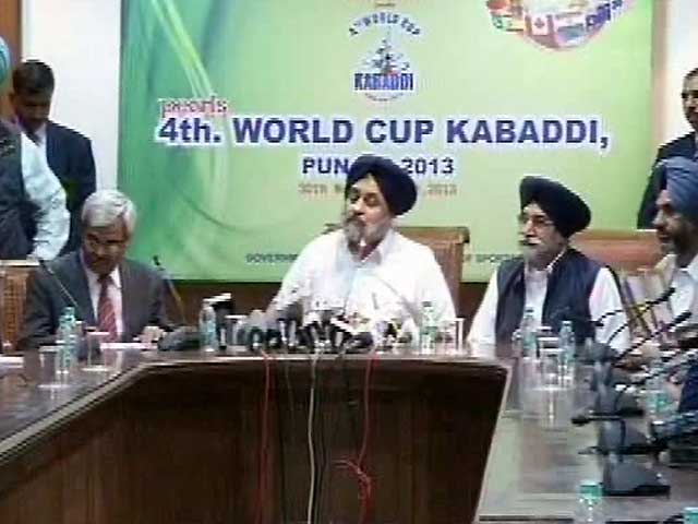 कबड्डी है जरूरी, वेतन नहीं...