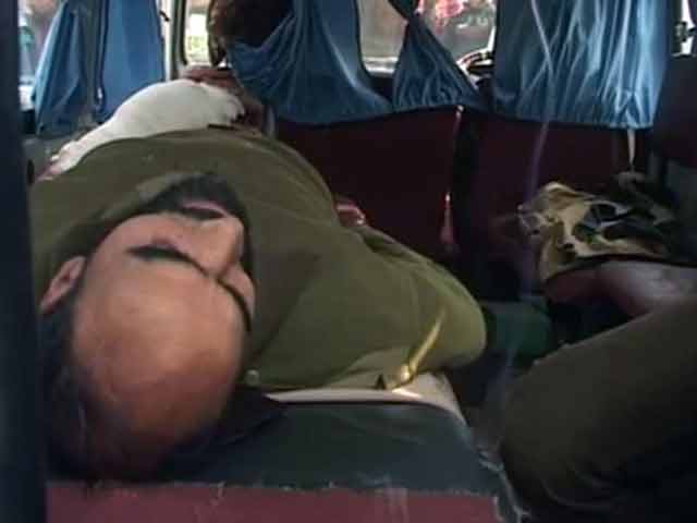 1 cop killed in militant attack near Srinagar