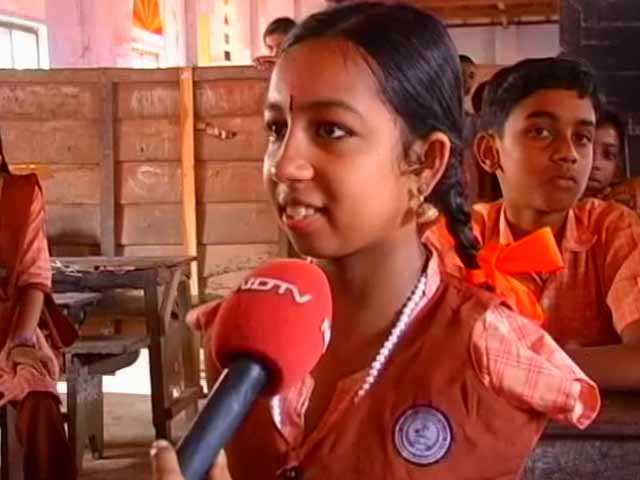 Video : She writes, paints and plays the keyboard, with her feet: the story of little Kanmoni