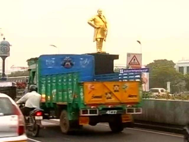 Sivaji Ganesan's statue has to be shifted, say Chennai cops; court to decide