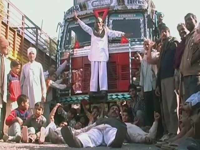 यूपी : गन्ना किसानों का आंदोलन तेज