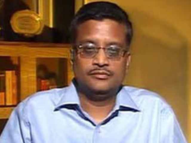 IAS officer Ashok Khemka chargesheeted by Haryana government for 'damage to Robert Vadra's reputation'