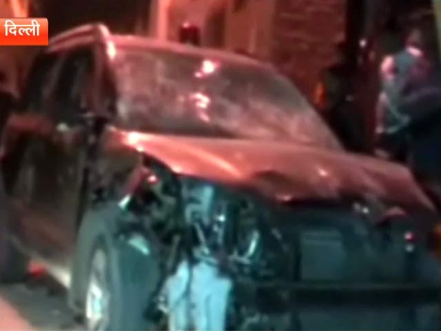 तेज रफ्तार एसयूवी ने बाइक सवारों को मारी टक्कर