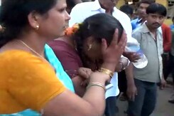 Suspected Maoists, armed with weapons, kill mediaperson in Chhattisgarh market Suspected Maoists, armed with weapons, kill mediaperson in Chhattisgarh market