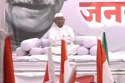 Anna begins fast, says it will be a 'do-or-die' agitation Anna begins fast, says it will be a 'do-or-die' agitation