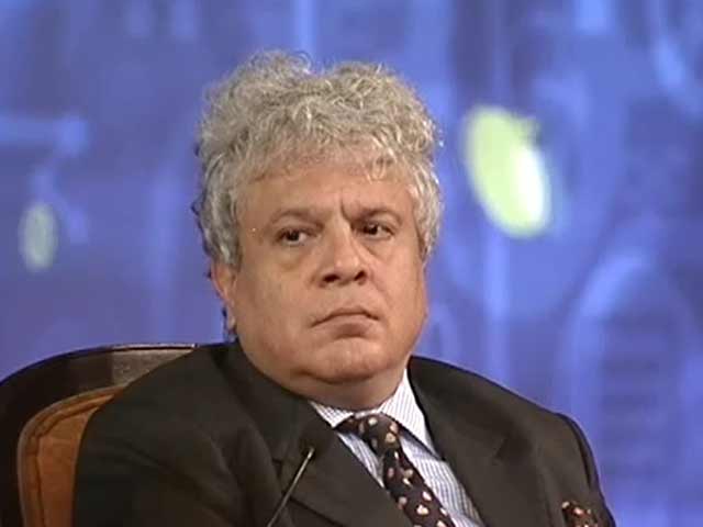 Internet will not strengthen democracy: Suhel Seth