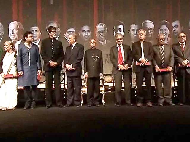 राष्ट्रपति भवन में 25 भारतीय हस्तियों का सम्मान