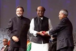 मिराकल होते हैं : राजनीकांत मिराकल होते हैं : राजनीकांत