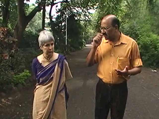 Video : Walk The Talk with Anu Agha (Aired: October 2004)