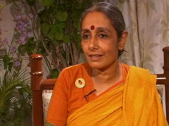Video : Talking Heads with Aruna Roy (Aired: 2000)