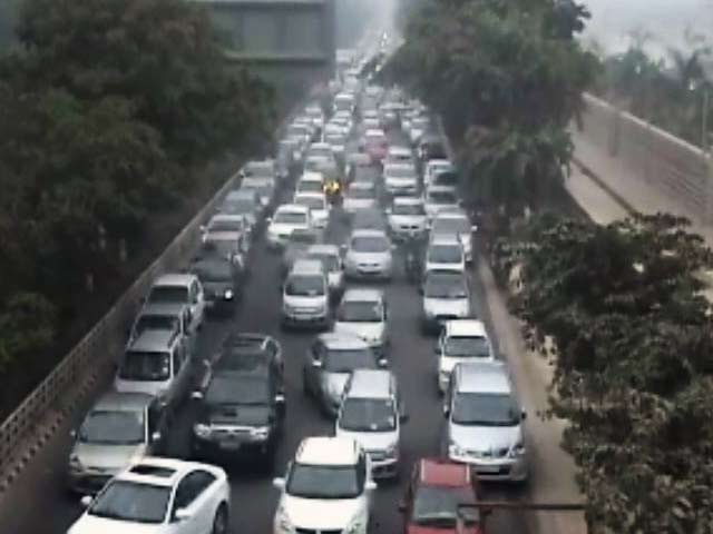 मुआवजे की मांग पर किसानों ने किया चक्काजाम