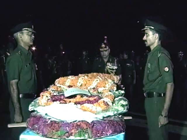 The World This Week: 3 Indian Army doctors die in Somalia (Aired: September 1994)