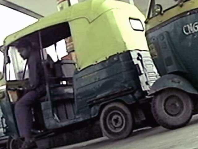 ऑटो चालक हड़ताल पर न जाएं : केजरीवाल