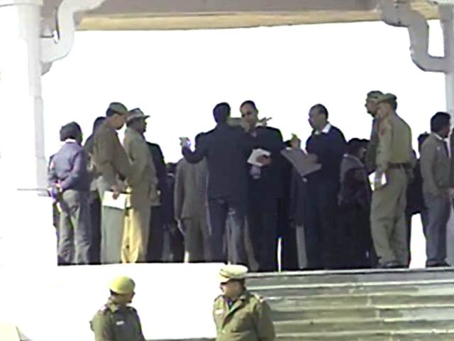 केजरीवाल के शपथ ग्रहण के लिए तैयार रामलीला मैदान