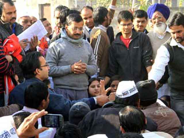 Arvind Kejriwal to ride metro to swearing-in, cabinet meets tomorrow