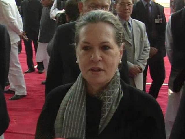 Video : Adarsh issue discussed within party, will be resolved: Sonia Gandhi