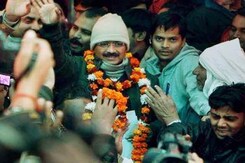 बुखार के बावजूद केजरीवाल ने की बैठक, पानी पर ऐलान जल्द बुखार के बावजूद केजरीवाल ने की बैठक, पानी पर ऐलान जल्द