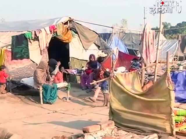 Videos : मुजफ्फरनगर : पीड़ितों को जबरन कैंपों से हटा रहा है प्रशासन