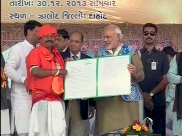 नरेंद्र मोदी की नजर आदिवासियों पर