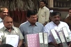 आदर्श घोटाला : बुरी फंसी कांग्रेस आदर्श घोटाला : बुरी फंसी कांग्रेस