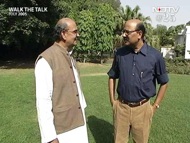 Video : Walk The Talk with VP Singh (Aired: July 2005)