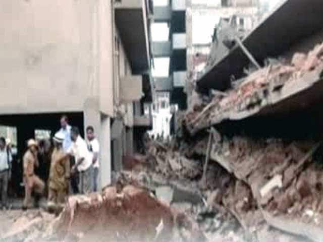 Video : गोवा में इमारत ढहने से मरने वाले 17 हुए
