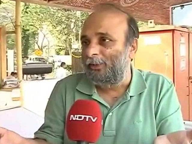 Video : Mumbai professor 'punished' for speaking out, AAP joins students' protest