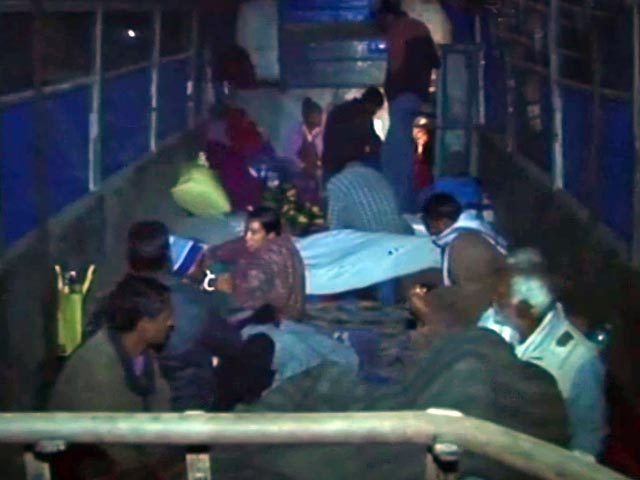 दिल्ली : बसों में रैन बसेरा