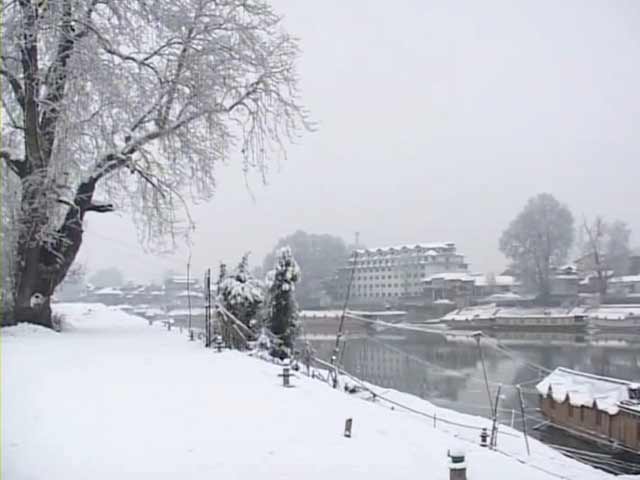 J&K: Fresh snowfall, temperatures to dip