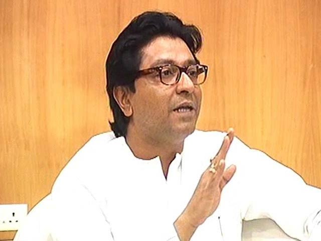 Raj Thackeray dares Modi to quit his post as Gujarat Chief Minister