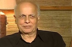Failed as a father for not stopping Alia from dancing in Saifai: Mahesh Bhatt Failed as a father for not stopping Alia from dancing in Saifai: Mahesh Bhatt