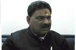 राहत शिविरों में मौत पर यूपी के मंत्री का बेतुका बयान राहत शिविरों में मौत पर यूपी के मंत्री का बेतुका बयान