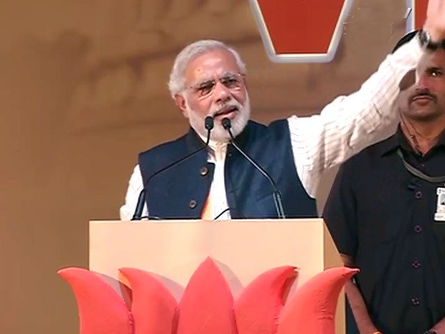 नरेंद्र मोदी ने कांग्रेस और 'आप' पर साधा निशाना