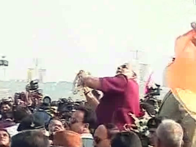 राजनीति के रंग में रंगा पतंग महोत्सव