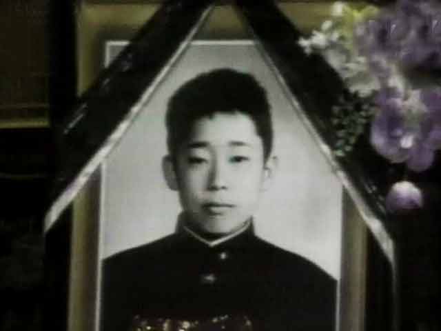 Video : The World This Week: In Japan, a spate of student suicides (Aired December 1994)