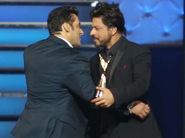 SRK, Salman hug it out - Again