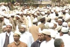 18 killed in a stampede near Malabar Hill in Mumbai 18 killed in a stampede near Malabar Hill in Mumbai