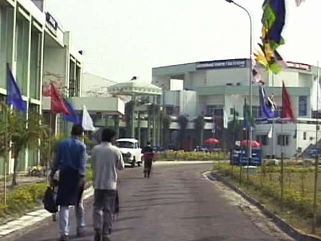 Limelight: Kolkata hosts first International Student Film Festival (Aired: 2002)