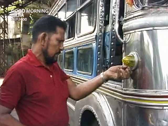 Video : Good Morning India: In Calcutta, this bus driver is people's hero (Aired: September 2000)