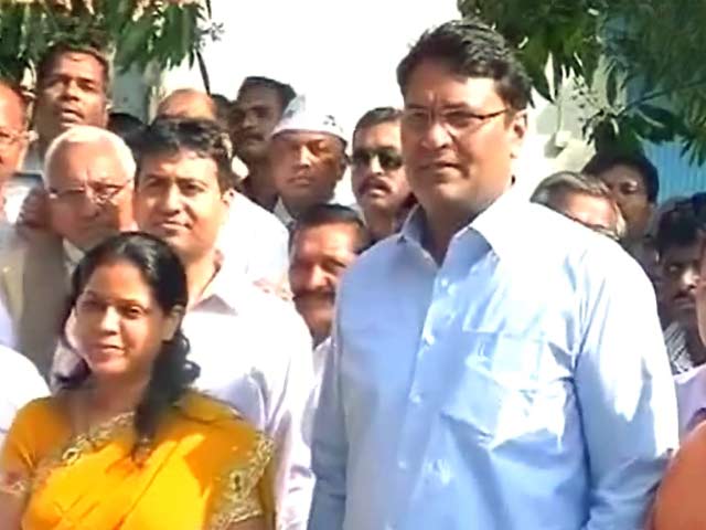 अभी 'आप' के ही हैं बिन्नी