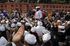 Arvind Kejriwal's protest causes rush hour chaos in heart of Delhi Arvind Kejriwal's protest causes rush hour chaos in heart of Delhi