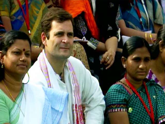 Rahul Gandhi interacts with women's groups in Bhopal