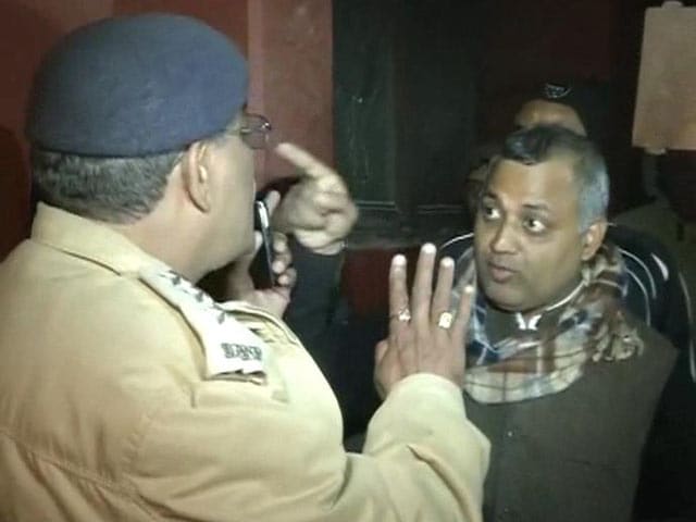 Video : 'Dear Chief Minister, sack Somnath Bharti': Pressure on AAP to act against Law Minister