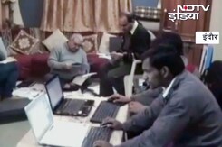 मध्य प्रदेश : लेबर कमिश्नर के पास मिली बेहिसाब संपत्ति मध्य प्रदेश : लेबर कमिश्नर के पास मिली बेहिसाब संपत्ति