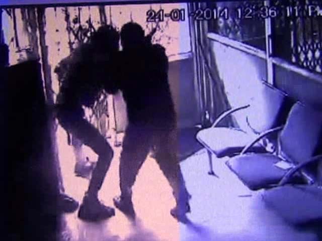 Caught on camera: Guards fight off armed robbers at  bank in Rohtak
